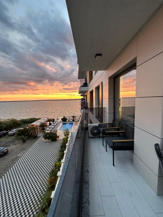 Apartment Studio303 By Allegio: Mamaia's Seaside Luxury Near Finest Clubs & Beaches *