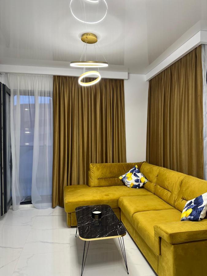 Studio303 By Allegio: Mamaia's Seaside Luxury Near Finest Clubs & Beaches *