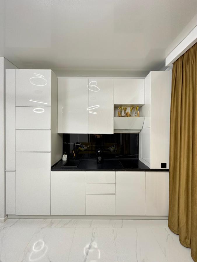 Apartment Studio303 By Allegio: Mamaia's Seaside Luxury Near Finest Clubs & Beaches