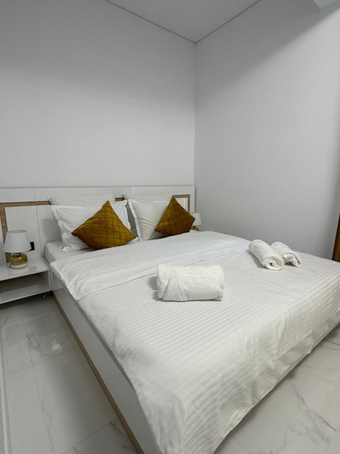 Apartment Studio303 By Allegio: Mamaia's Seaside Luxury Near Finest Clubs & Beaches